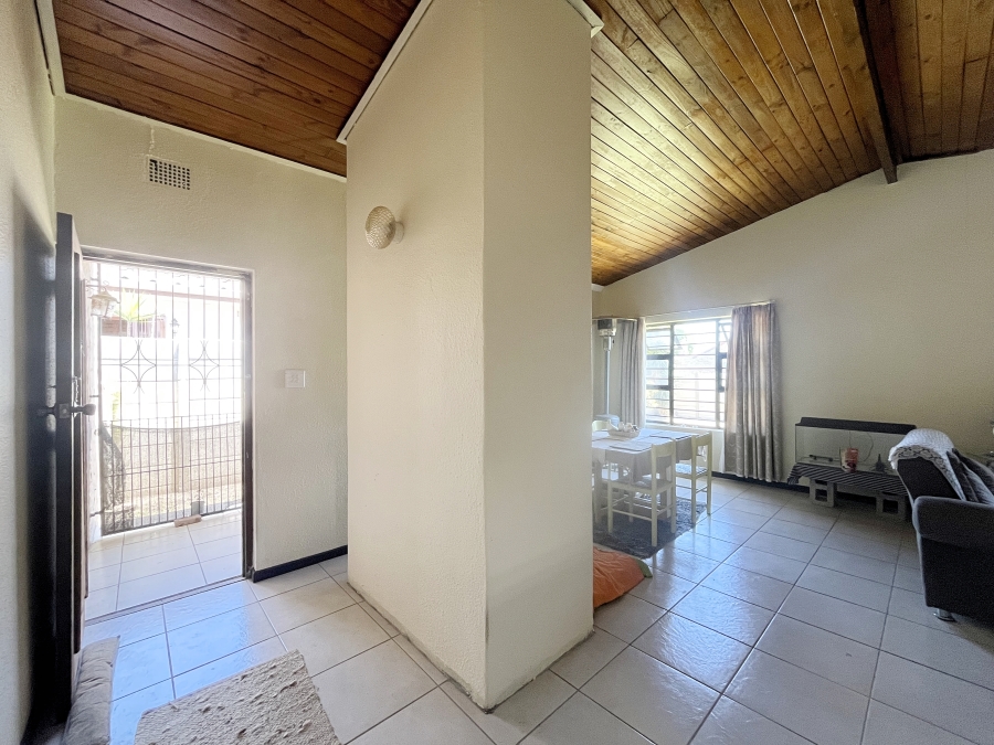 To Let 3 Bedroom Property for Rent in Windsor Park Estate Western Cape